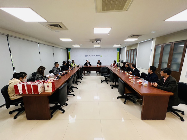 12月19号在东海大学管学院所举办的双边论坛。(照片/东海大学提供)