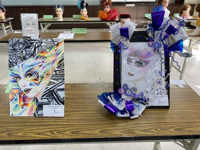 嘉药粧品系教师团队培训学生参赛不遗余力，并拥有充沛的化粧品相关学习资源，鼓励学生参加国内外竞赛，提升自我专业能力、培养职场竞争力。(照片/嘉南药理大学提供)

