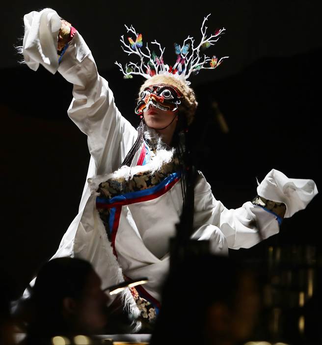 全新古裝音樂劇《大畫昭君～觀落雁》本周即將首度演出，全民大劇團特別安排在首演前，舉辦彩排記者會，圖為彩排表演的內容之一。（季志翔攝）