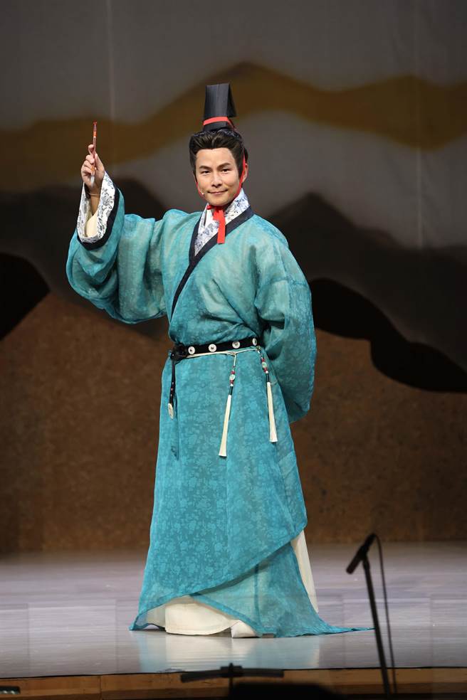 孙协志首次挑战舞台剧，演出男主角毛延寿。（全民大剧团提供）