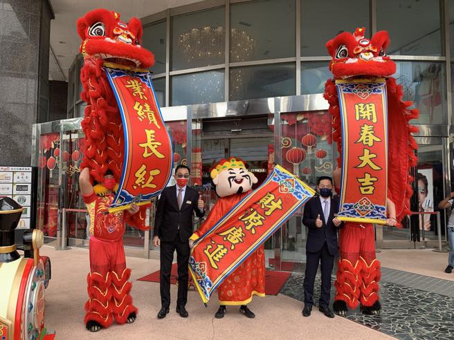 台南大遠百歡迎民眾新春假期來走春。（遠百提供）