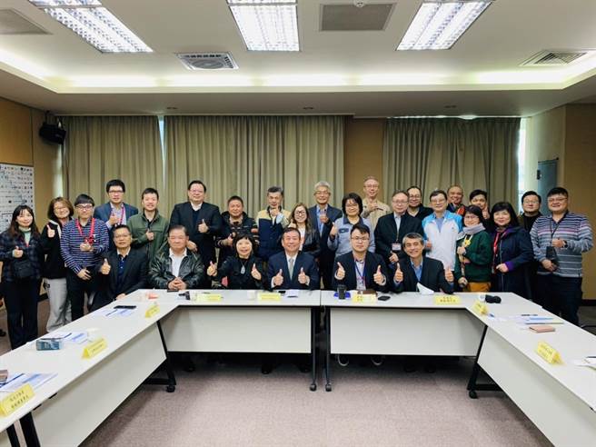 台北市政府交通局及产业发展局双首长为内科交通改善议题，5日拜会内湖科技园区发展协会。（北市交通局提供／杨亚璇台北传真）