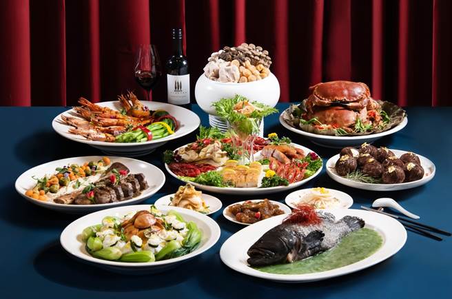 南港老爷行旅除夕围炉宴每桌10人10道佳肴，售价23,800元起。(老爷酒店集团提供)