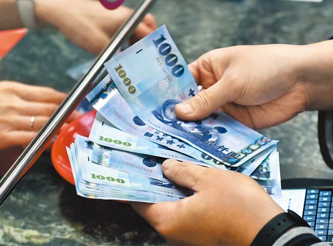 政府税收连年超徵，「还税于民」声浪背后，在野立委直指政府数字管理失灵，不符财政纪律，超徵其实「不应该」。（本报资料照片）