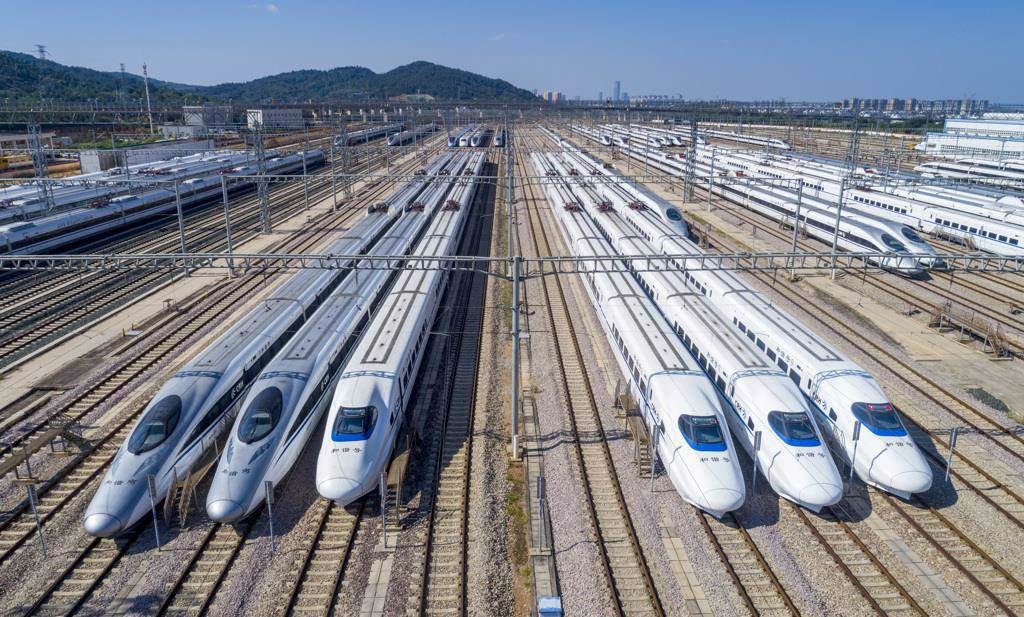 高鐵為中國近年重要的基礎建設。（資料照／新華社）