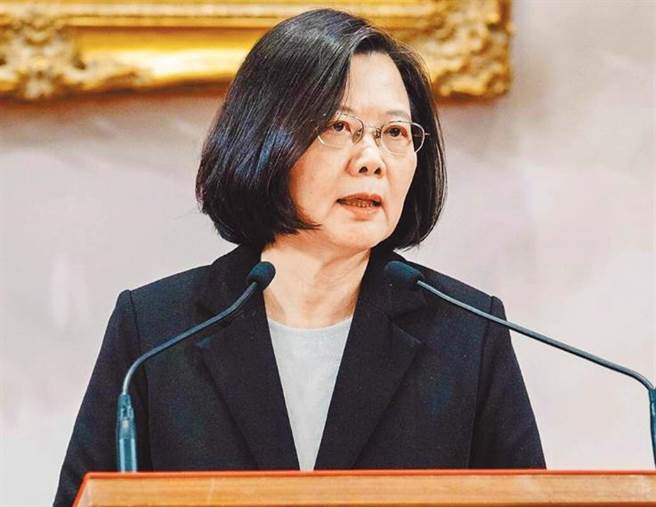 总统蔡英文1日发表元旦谈话表示，2022年全国税收可望超过预算数4500亿元。（中时报系资料照片）