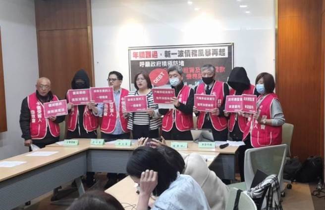 卡债受害人自救会顾问赵兴伟直言，当前消费型态不断转换，因此债务性质出现更多元的包装。（卡债自救会提供）