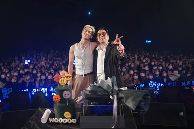 高捷（右）現身小樂演唱會送上驚喜。（寬宏藝術提供）