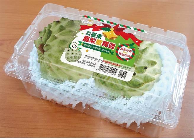 家乐福「好释＋1、好事＋1」活动，会员购买1盒凤梨蜜释迦，家乐福便捐10元给台东孩子的书屋。（家乐福提供／蔡旻妤台东传真）