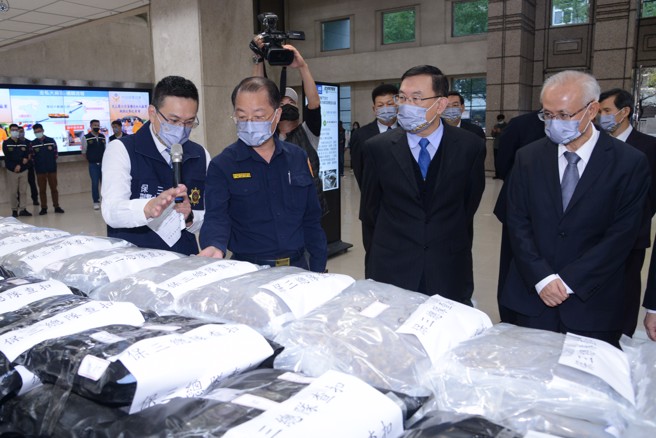 內政部警政署保安警察第三總隊查獲非法走私毒品記者會。(圖/為警政署提供)