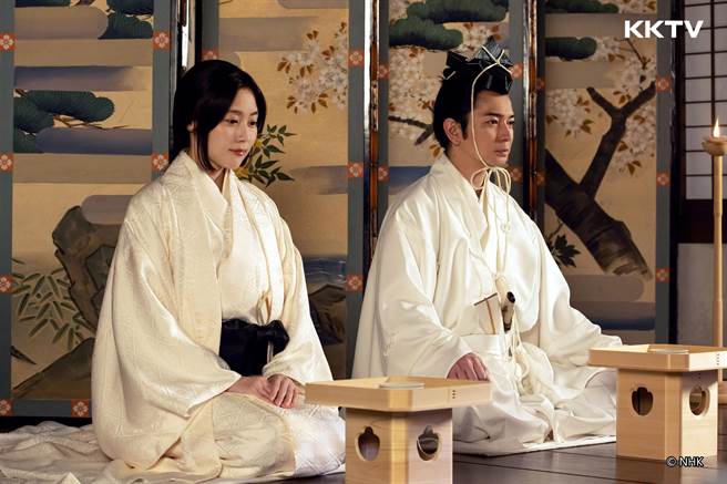 松本潤在《怎麼辦家康》和有村架純飾演夫妻。（KKTV提供）
