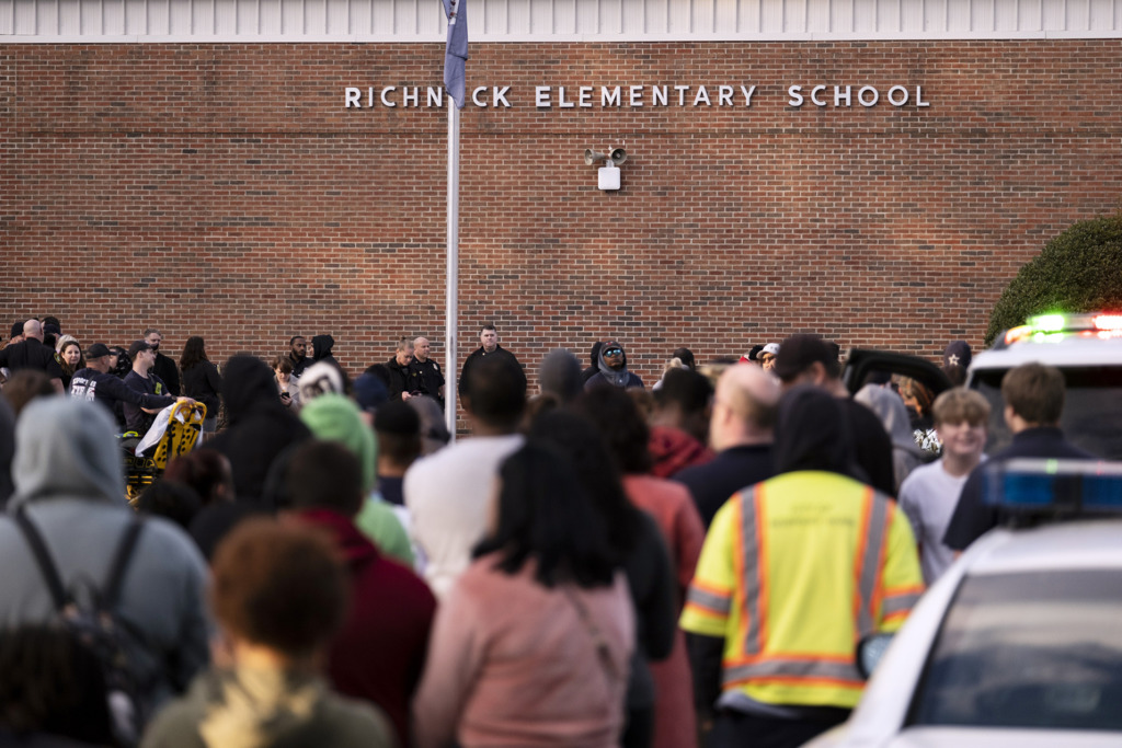警方表示发生于瑞奇尼克小学（Richneck Elementary School）的枪击事件没有学生受伤。遭枪击的是一名30多岁女教师，有生命危险。图/美联社(photo:ChinaTimes)