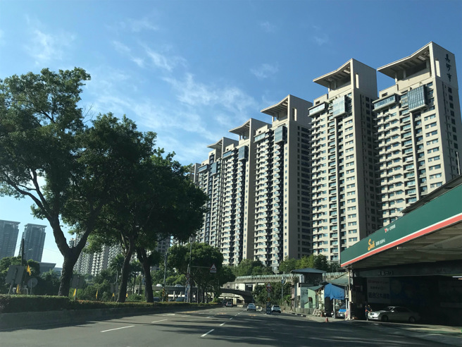 2022年信义房屋官网「热搜」社区出炉，全年被点击、搜寻次数最多的一般住宅社区，以双北市户数较多，且较为知名的社区为主。图为美河市。（图/信义房屋提供）