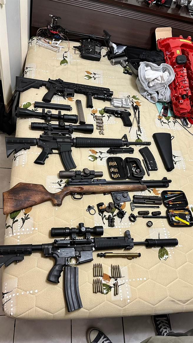 修车师傅斜杠涉改造卖枪 ，警查扣3长枪等改造枪弹，依违反《枪炮弹药刀械管制条例》罪嫌送办。（台中市刑大提供／陈淑芬台中传真）