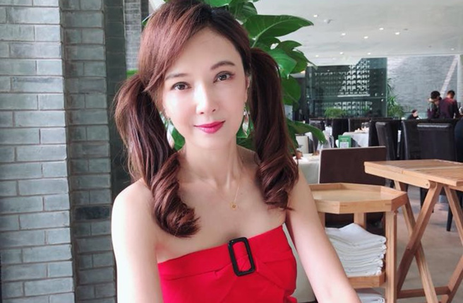 胡文英有「冻龄美魔女」的封号。(图/胡文英脸书)