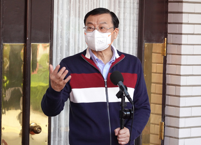 國民黨立法院黨團總召曾銘宗7日在出席朝野協商前受訪。（姚志平攝）