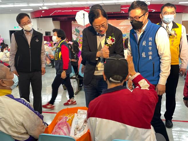 桃园市长张善政表示，这是检方权责，绝对尊重，不过警察辛苦逮到嫌犯，希望对他们有适当处置。（赖佑维摄）