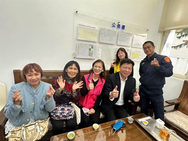 112年加強重要節日安全維護工作起跑，大雅分局慰問協勤警察志工人員。(警方提供)