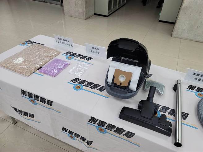 警方查獲市價約300多萬元毒品。(林郁平攝)