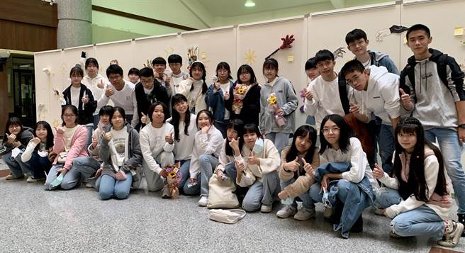 中港高中国中部第15届美术班毕业展，7日起于台中市港区艺术中心开幕！(中港高中提供)