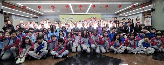 中港高中国中部第15届美术班毕业展，7日起于台中市港区艺术中心开幕！(中港高中提供)