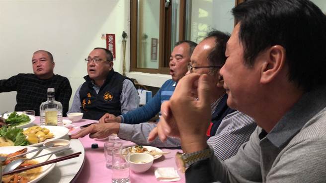 苗栗县政坛蓝军大和解出现曙光，由新科县议长李文斌从中撮合和解餐会。（谢清辉提供／谢明俊苗栗传真）