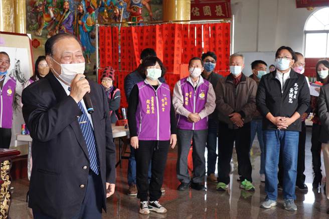 陈光復表示，元宵节是澎湖最具特色与规模的重要庆典之一，各地庙宇都会举办不同的庆祝活动，欢迎民眾到各地走访，一起感受澎湖元宵热闹的气息。（张茂雄摄）