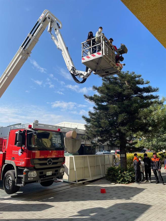 台塑六輕結合雲林縣消防局，舉辦「建構不易起火且易於避難的空間」活動扎根校園。（台塑六輕提供／張朝欣雲林傳真）