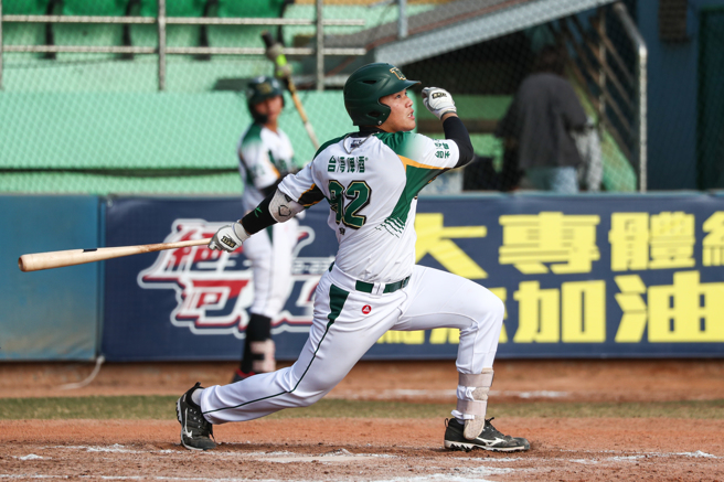 国立体大范育铨7局下敲出带有2分打点安打，助队打破平手僵局。（大专体总提供）
