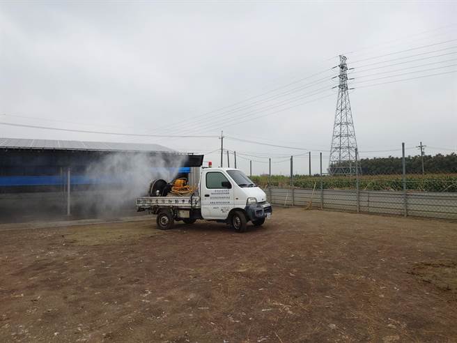 动保处消毒车进行养鹅场喷雾消毒。（台南市政府提供／张毓翎台南传真）