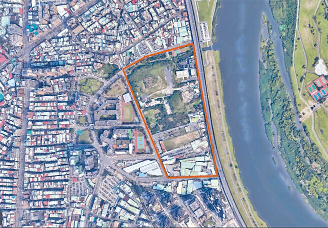 板桥垃圾处理厂用地紧邻河岸，将变更为公园与住宅、机关用地。（新北市城乡局提供／叶德正新北传真）