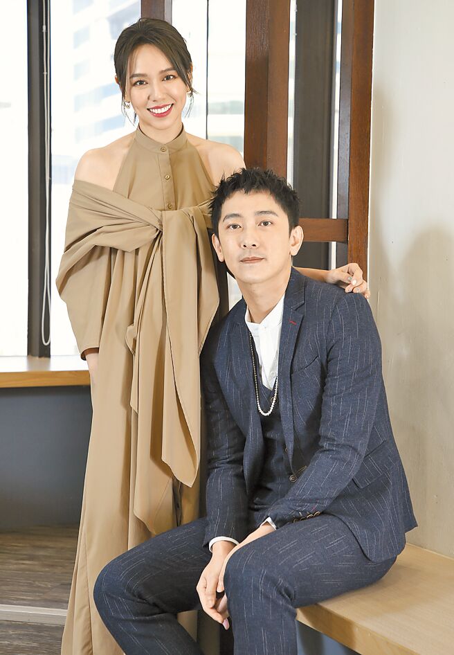 夏于乔（左）与施名帅在《你的婚姻不是你的婚姻》的《梅莉》单元中饰演夫妻。（赵双杰摄）