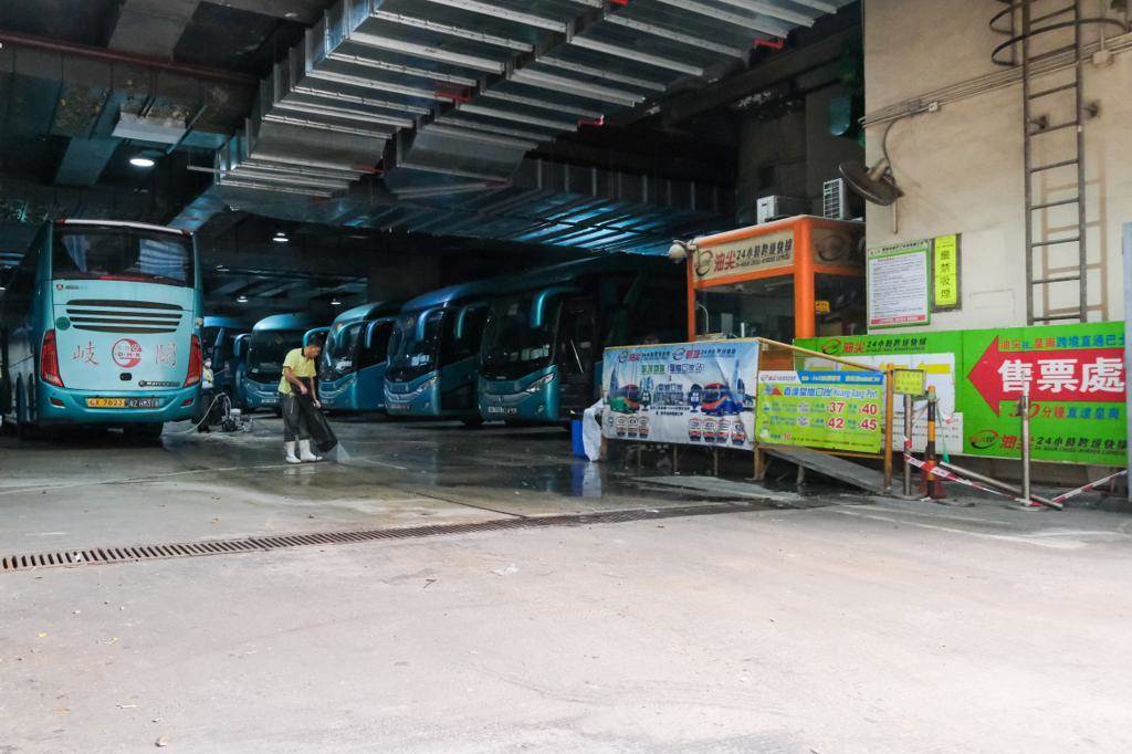 陸港 通關 免檢疫首批27旅客搭巴士入境大陸 兩岸 中時