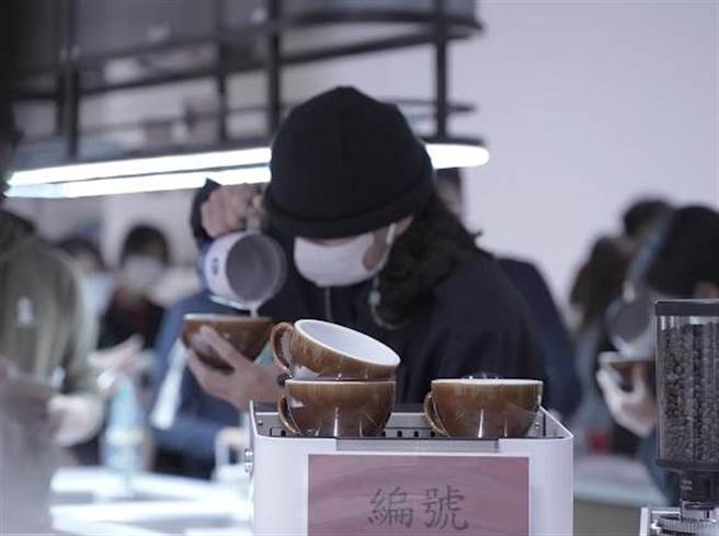 陈修医参加过大小拉花比赛。（陈修医提供／高雄洪靖宜传真）