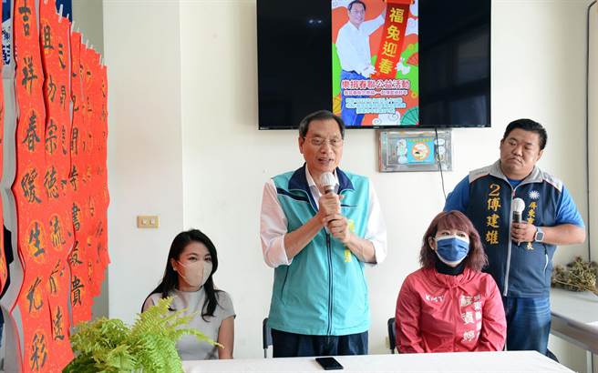 蘇清泉宣布改組聯合服務處，拚服務也打官司。(林和生攝)