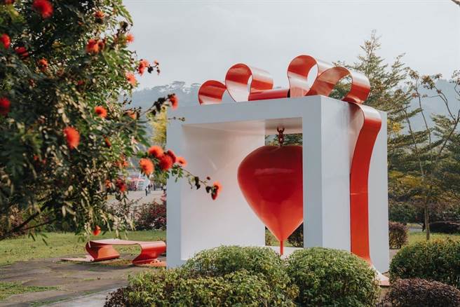 牛埔仔爱情大草原的装置艺术。（阿管处提供／廖素慧嘉县传真）