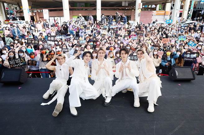 ALL IN 5今在西門町舉辦簽唱會。（必應創造提供）