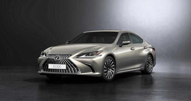新光三越台北信义新天地福袋首奖－LEXUS ES 200顶级版。（新光三越提供）