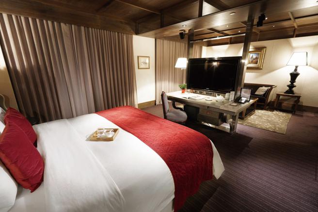 微风福袋预购已抢购一空，将于1月22日大年初一抽奖，包括君品酒店行政套房住宿券。（微风提供）