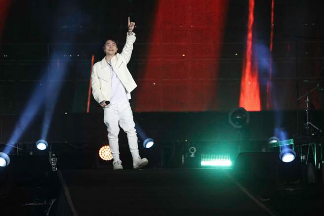 萧秉治为今晚演唱会开场嘉宾。（相信音乐提供）