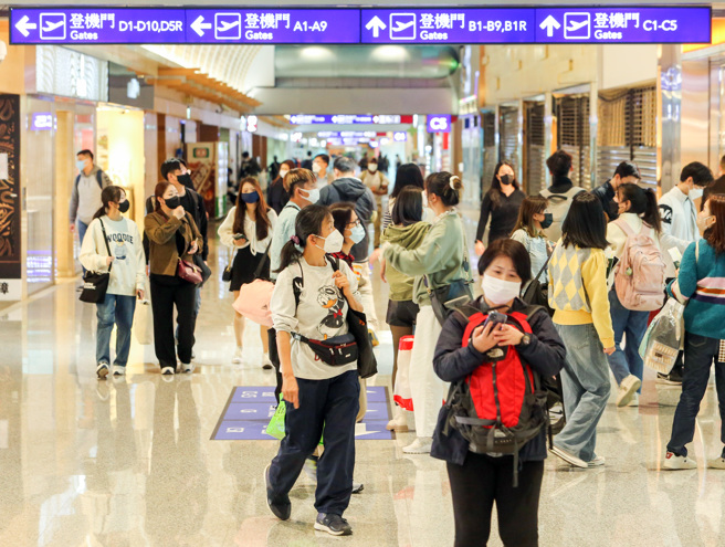 春节将至，许多国人开始返台与家人团聚。（图／资料照，陈麒全摄）