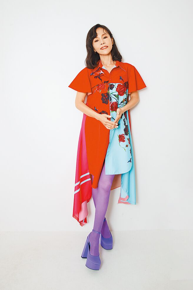 彭佳慧近來推出新歌，挑戰演唱台語歌曲。（索尼音樂提供）