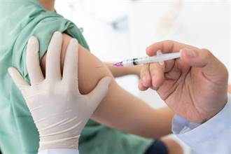 陸衛健委專家倡每年打一劑疫苗 半年一劑鼻噴疫苗
