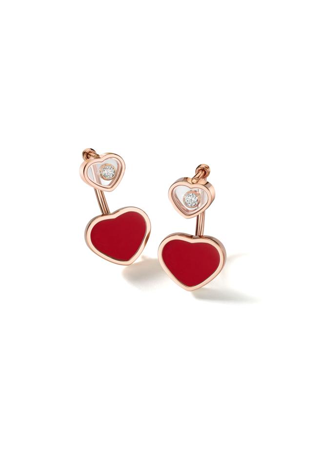 萧邦Happy Hearts 系列耳环，10万800元。（CHOPARD提供）