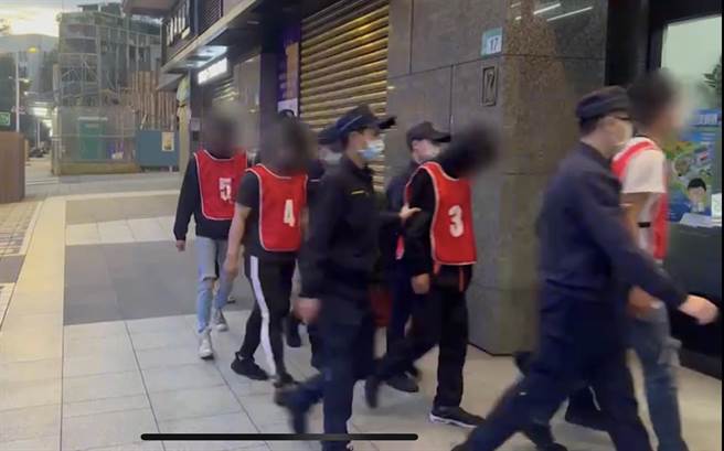 警方于案发2小时内将王男等人逮补到案。（警方提供）