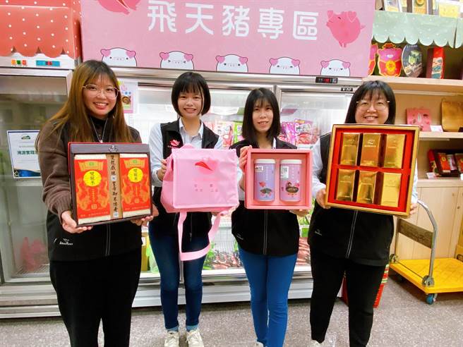 大安区农会有鑑于去年订单大增备货吃紧，今年特提前备货加工扩大产能，全力生产为品质把关！(大安区农会提供)