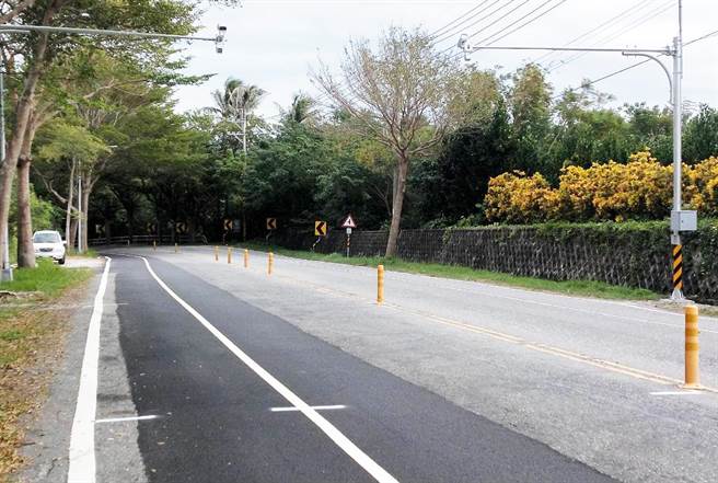 台11线海岸公路126.8k~130.8k将设置区间测速。（许进荣提供）