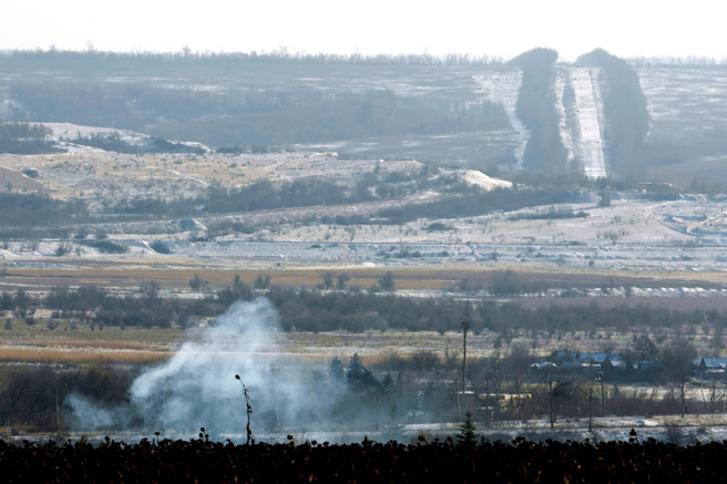 俄罗斯佣兵组织瓦格那集团创办人普里格津（Yevgeny Prigozhin）7日称，乌东城镇巴赫姆特（Bakhmut）下方有「地下城市」。图为7日巴赫姆特被俄军轰炸后的惨况。（图／路透社）