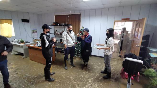 桃园大停水目前已99％恢復供水，受灾户怒轰台水公司拿出赔偿诚意。(吕筱蝉摄)