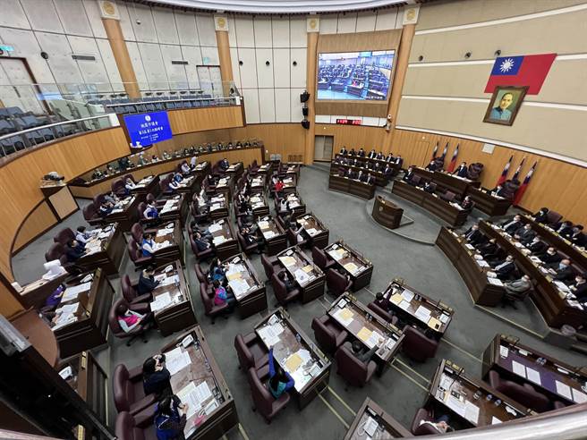 民进党议员人数不敌国民党和无党，2提案都铩羽而归。(蔡依珍摄)
